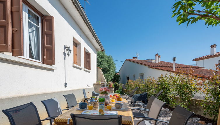 Photo 1 - Maison de 4 chambres à Fourques avec jardin et terrasse