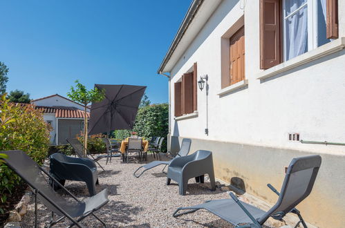 Photo 17 - Maison de 4 chambres à Fourques avec jardin et terrasse