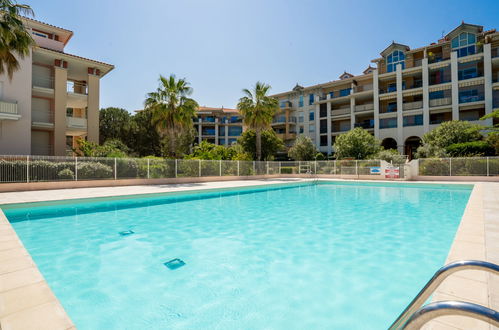 Foto 25 - Apartamento de 2 quartos em Fréjus com piscina e jardim