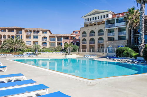 Photo 1 - Appartement de 2 chambres à Six-Fours-les-Plages avec piscine et terrasse