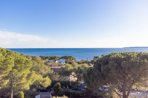 Photo 33 - Maison de 4 chambres à Roquebrune-sur-Argens avec jardin et vues à la mer