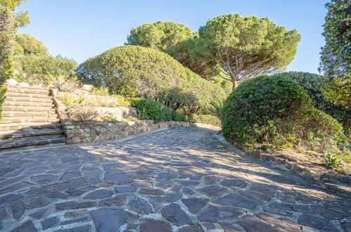 Photo 32 - Maison de 4 chambres à Roquebrune-sur-Argens avec jardin et vues à la mer