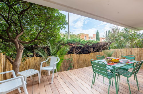 Foto 1 - Apartamento de 1 habitación en Cavalaire-sur-Mer con terraza y vistas al mar