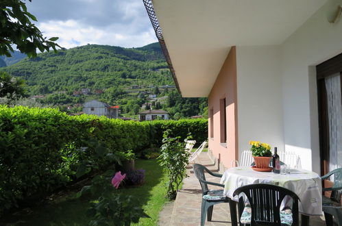 Photo 14 - Appartement de 2 chambres à Porlezza avec jardin et vues sur la montagne