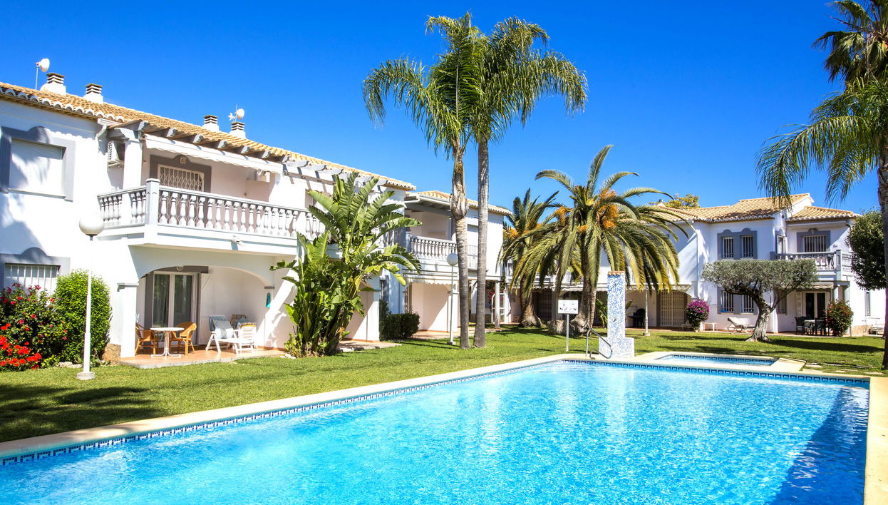 Apartamento de 3 quartos em Dénia com piscina e jardim - Foto 1