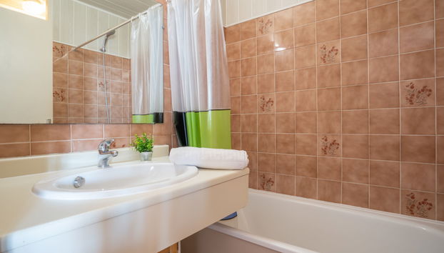 Appartement de 2 chambres à Fréjus avec terrasse - Photo 4