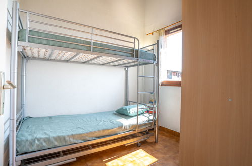 Foto 13 - Appartamento con 1 camera da letto a Fréjus con terrazza