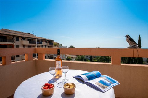 Foto 14 - Apartamento de 1 quarto em Fréjus com terraço e vistas do mar