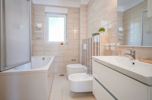 Foto 19 - Apartamento de 3 quartos em Crikvenica com terraço