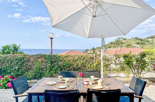 Foto 9 - Apartamento de 2 quartos em San Lorenzo al Mare com jardim e terraço
