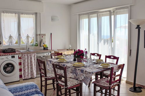 Photo 17 - 2 bedroom Apartment in San Lorenzo al Mare with garden and terrace