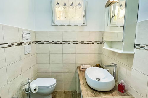 Foto 19 - Apartamento de 2 quartos em San Lorenzo al Mare com jardim e terraço