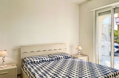 Foto 16 - Apartamento de 2 quartos em San Lorenzo al Mare com jardim e terraço