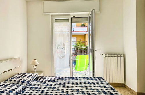Foto 13 - Apartamento de 2 quartos em San Lorenzo al Mare com jardim e terraço