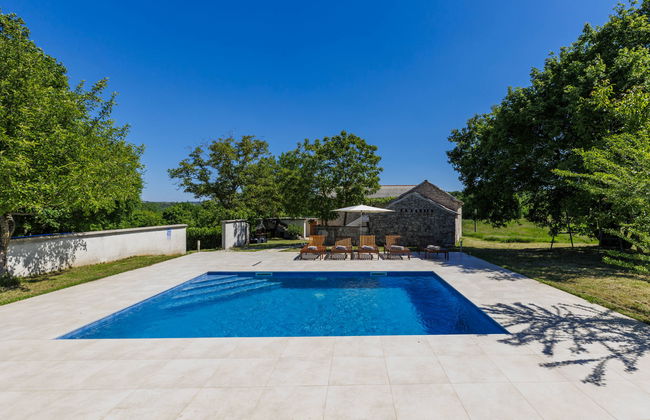 Casa de 4 quartos em Pazin com piscina privada e jardim - Foto 18
