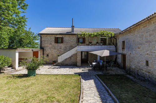 Photo 38 - Maison de 3 chambres à Pazin avec piscine privée et jardin