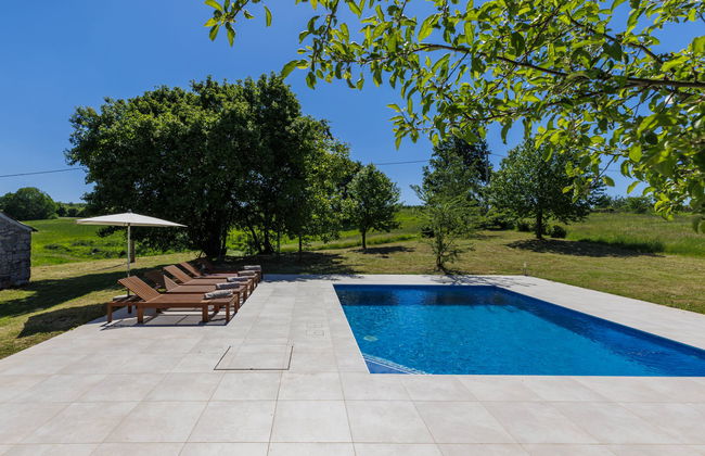 Casa de 4 quartos em Pazin com piscina privada e jardim - Foto 7