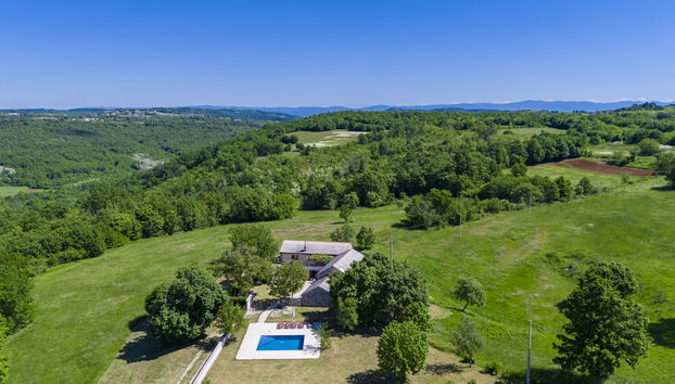 Casa de 4 quartos em Pazin com piscina privada e jardim - Foto 2