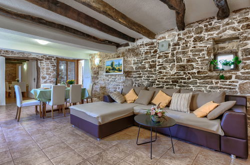 Photo 4 - Maison de 3 chambres à Pazin avec piscine privée et jardin