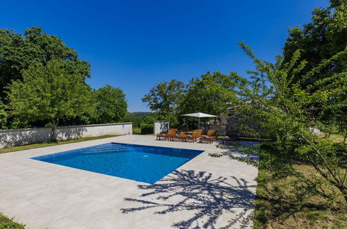 Photo 16 - Maison de 3 chambres à Pazin avec piscine privée et jardin