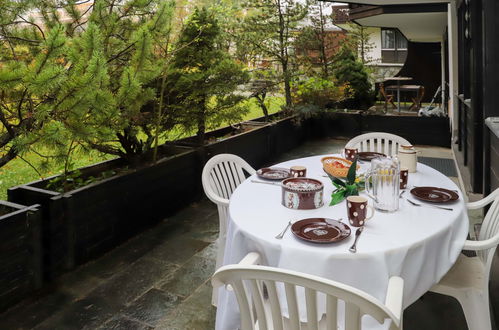 Photo 18 - 2 bedroom Apartment in Zermatt with garden and terrace