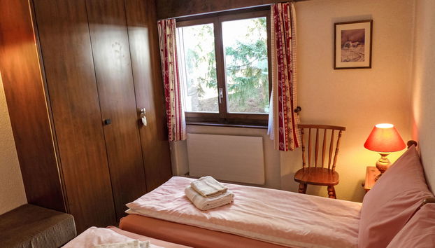 2 bedroom Apartment in Crans-Montana with swimming pool and terrace - Photo 3