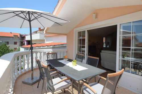Photo 2 - 3 bedroom Apartment in Vodice with terrace and sea view