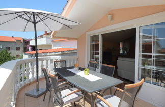 Photo 2 - 2 bedroom Apartment in Vodice with garden and terrace