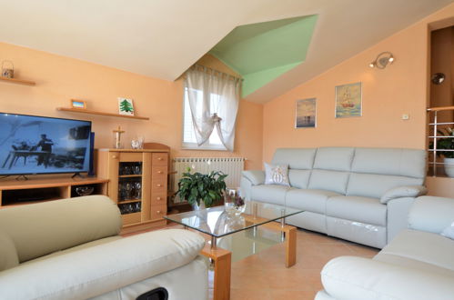 Photo 5 - 3 bedroom Apartment in Vodice with terrace and sea view
