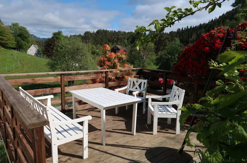 Photo 4 - Maison de 3 chambres à Tysnes avec jardin et terrasse