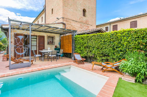 Photo 1 - Maison de 2 chambres à Poggibonsi avec piscine privée et terrasse