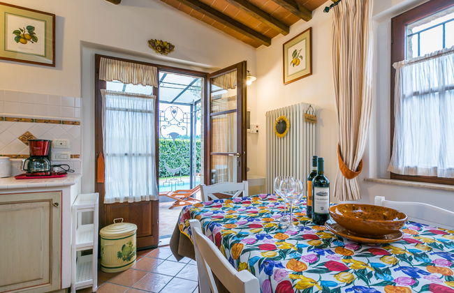 Casa de 2 quartos em Poggibonsi com piscina privada e jardim - Foto 16