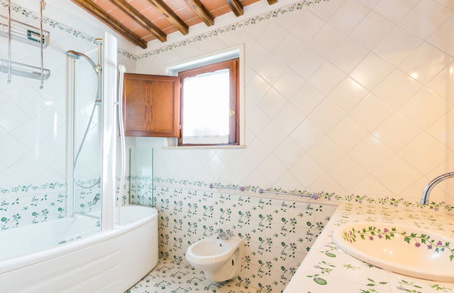 Casa de 2 quartos em Poggibonsi com piscina privada e jardim - Foto 25