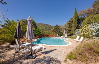 Foto 3 - Casa de 2 quartos em La Garde-Freinet com piscina privada e terraço