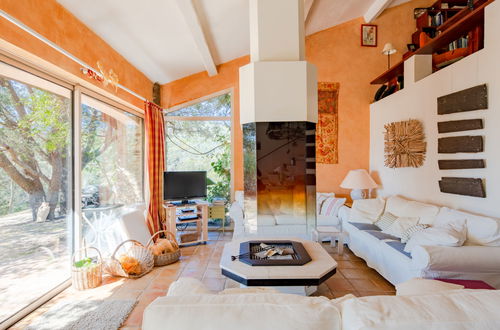 Photo 4 - Maison de 2 chambres à La Garde-Freinet avec piscine privée et terrasse