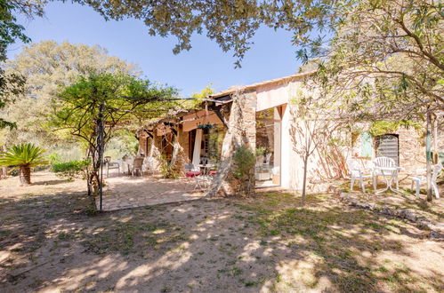 Foto 20 - Casa de 2 quartos em La Garde-Freinet com piscina privada e jardim