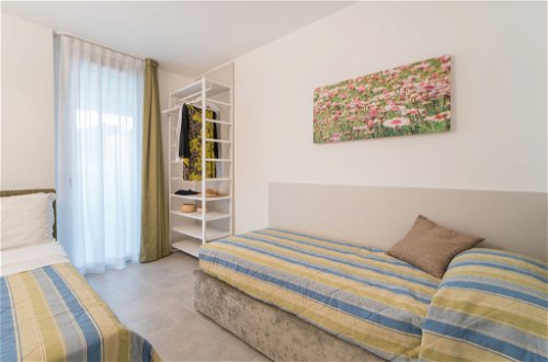 Foto 10 - Apartment mit 3 Schlafzimmern in Lignano Sabbiadoro mit blick aufs meer