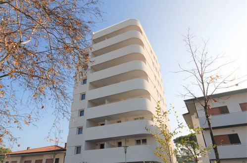 Photo 20 - Appartement de 3 chambres à Lignano Sabbiadoro avec vues à la mer