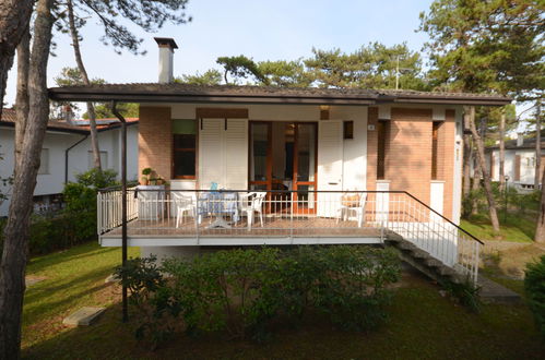 Photo 1 - Maison de 2 chambres à Lignano Sabbiadoro avec terrasse et vues à la mer