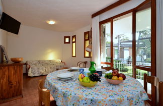 Photo 3 - Maison de 2 chambres à Lignano Sabbiadoro avec terrasse et vues à la mer