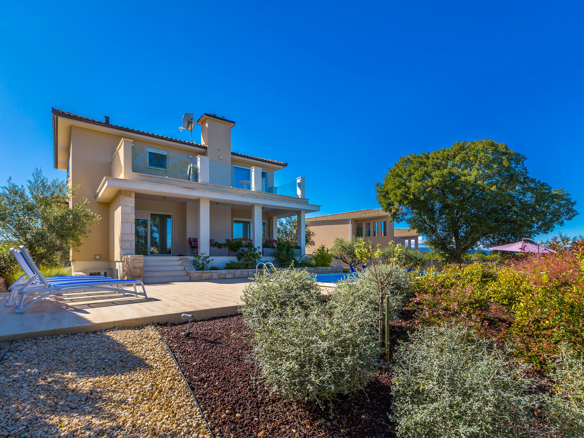 Photo 6 - Maison de 4 chambres à Malinska-Dubašnica avec piscine privée et vues à la mer