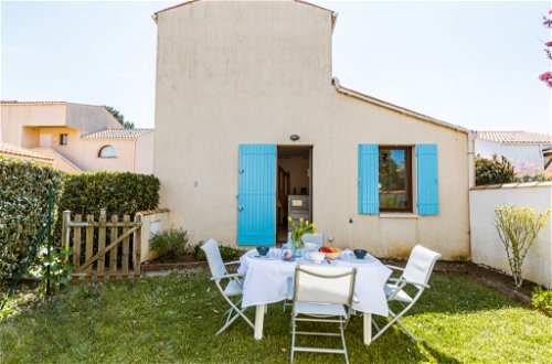 Photo 16 - 2 bedroom House in Saint-Palais-sur-Mer with private pool and sea view
