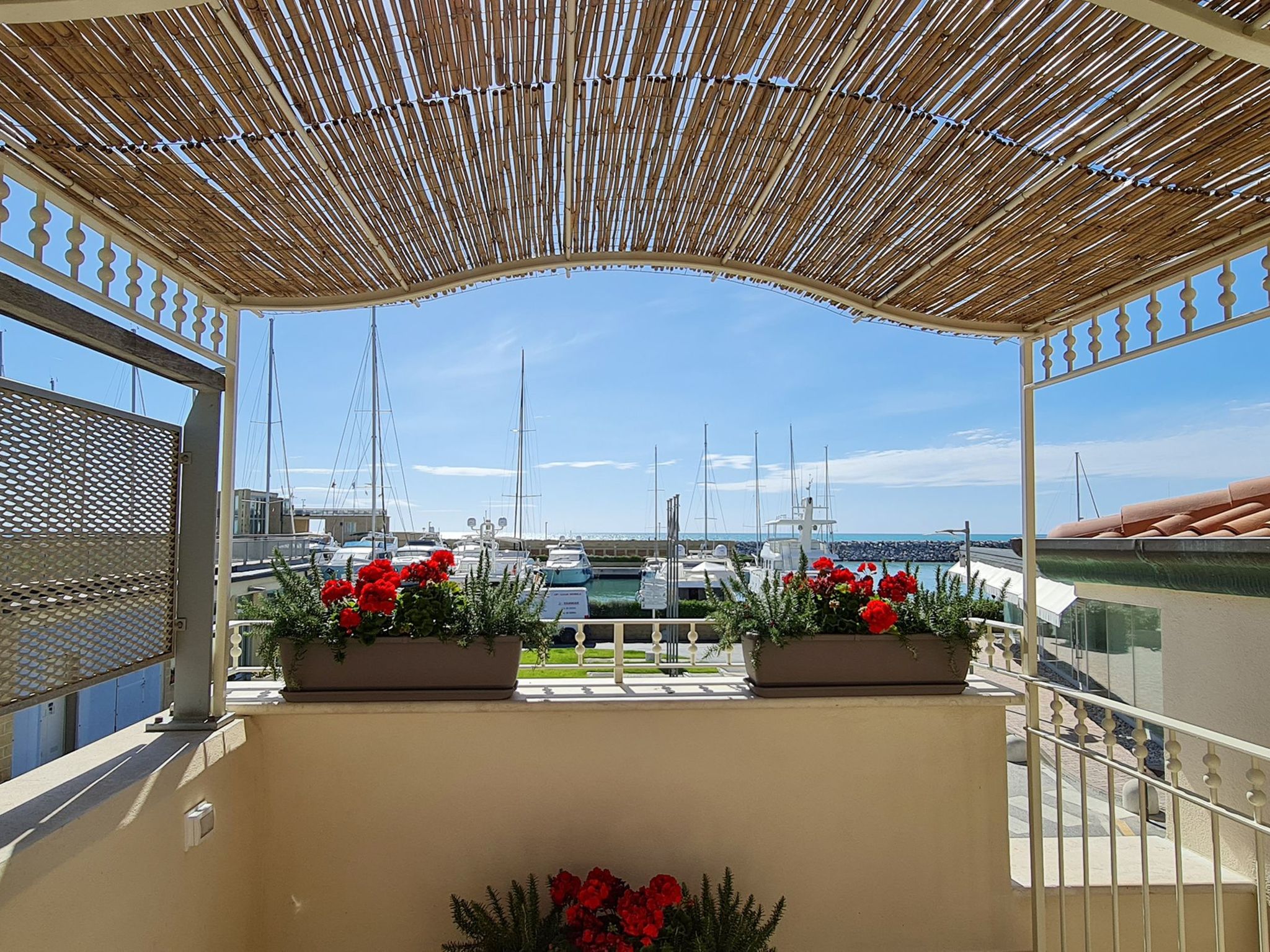 Foto 4 - Apartment mit 2 Schlafzimmern in San Vincenzo mit schwimmbad und blick aufs meer