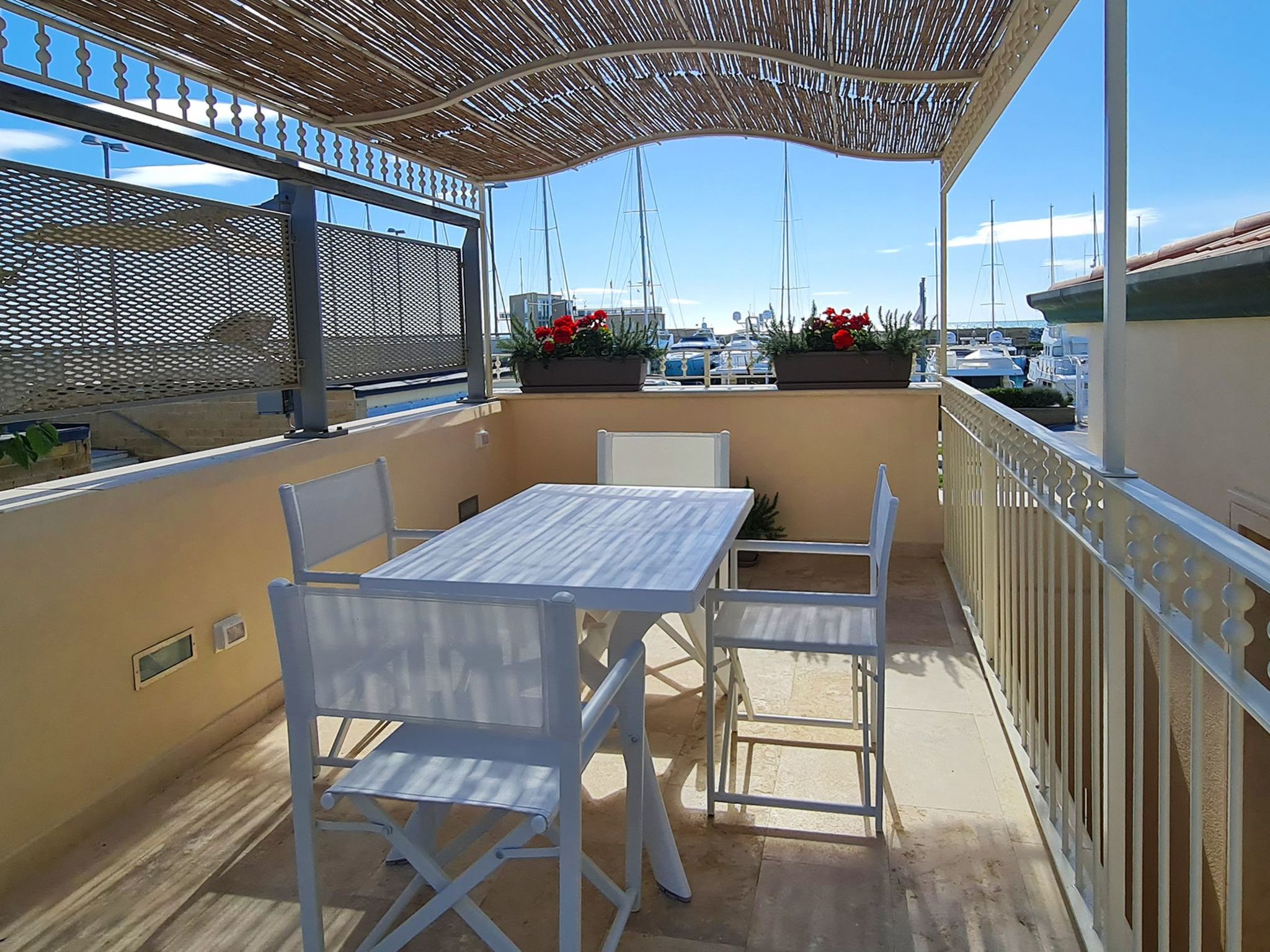 Foto 4 - Apartamento de 2 quartos em San Vincenzo com piscina e vistas do mar