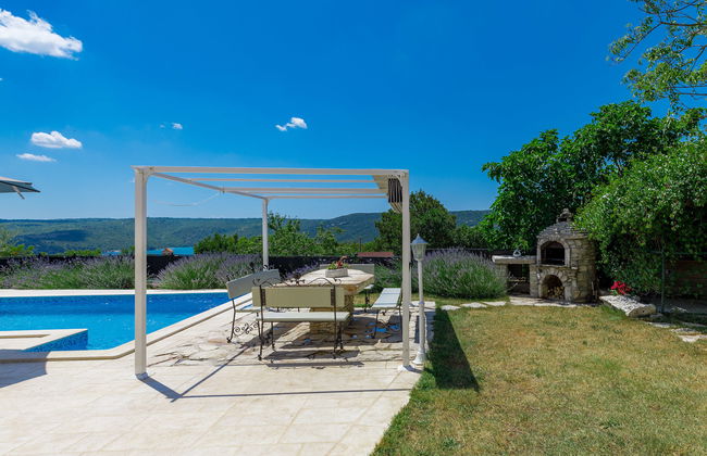 Casa de 5 quartos em Raša com piscina privada e jardim - Foto 56