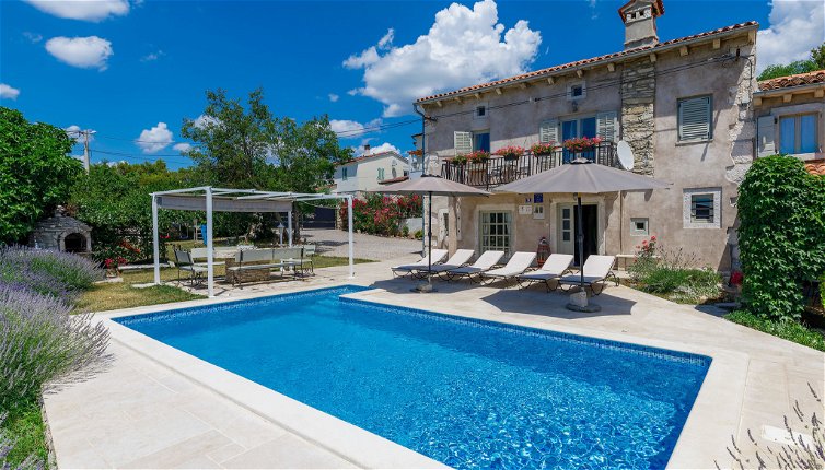 Foto 1 - Casa de 3 quartos em Raša com piscina privada e vistas do mar