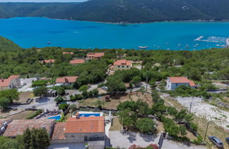 Foto 2 - Casa de 3 quartos em Raša com piscina privada e vistas do mar