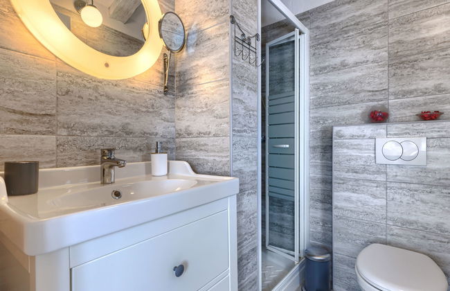 Casa de 5 quartos em Raša com piscina privada e jardim - Foto 55