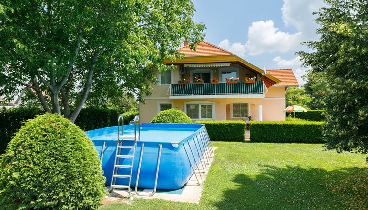 Photo 1 - Maison de 2 chambres à Kőröshegy avec piscine privée et jardin