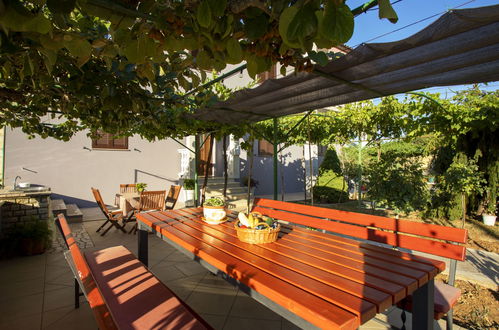 Photo 4 - Appartement de 2 chambres à Pićan avec piscine et terrasse